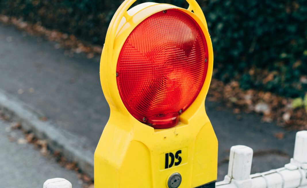 Kreuzung in Böhmfeld wegen Straßenschäden bis 5. Juni komplett gesperrt Kreuzung in Böhmfeld wegen Straßenschäden bis 5. Juni komplett gesperrt