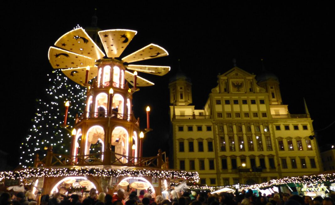 Rund eine Million Besucher bei Augsburger Christkindlesmarkt 2025, Sicherheitskonzept erweist sich als praktikabel