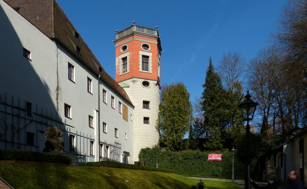 Sanierung des Kastenturms in Augsburg beendet: Öffnung für Besucher im ersten Quartal 2026 geplant