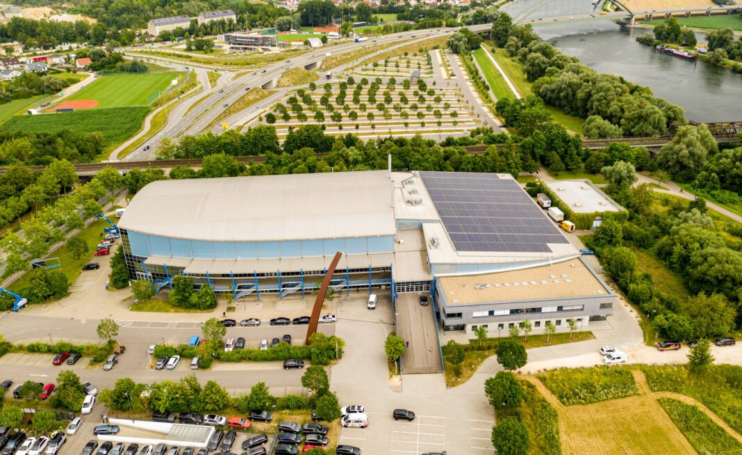 Seniorenbeirat lädt zur Besichtigung der Donau Arena mit Blick hinter die Kulissen